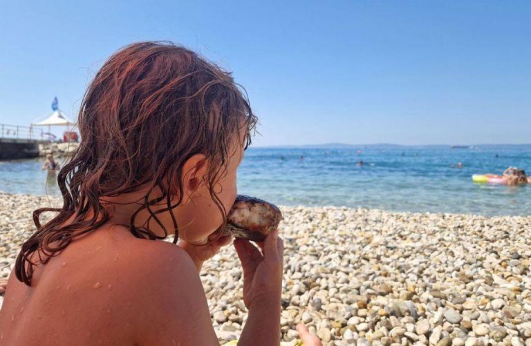 Ljetovanje nije jednostavno priuštiti/Barbara Slade Jagodić