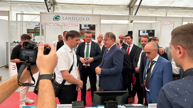 Vojin Mijatović na sajmu u Gračanici. Vlada FBiH
