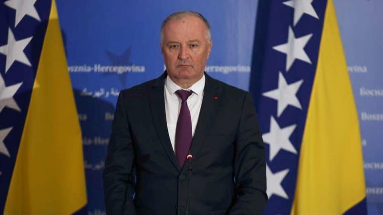 Zukan Helez. Facebook