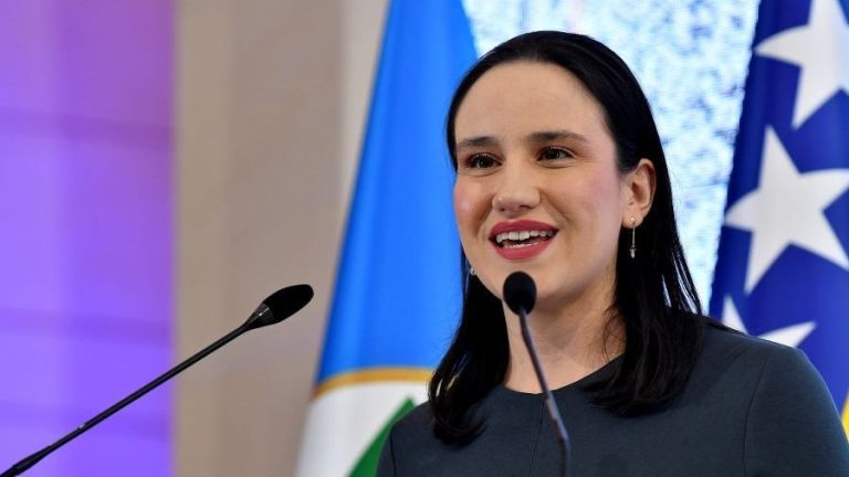 Benjamina Karić. Instagram