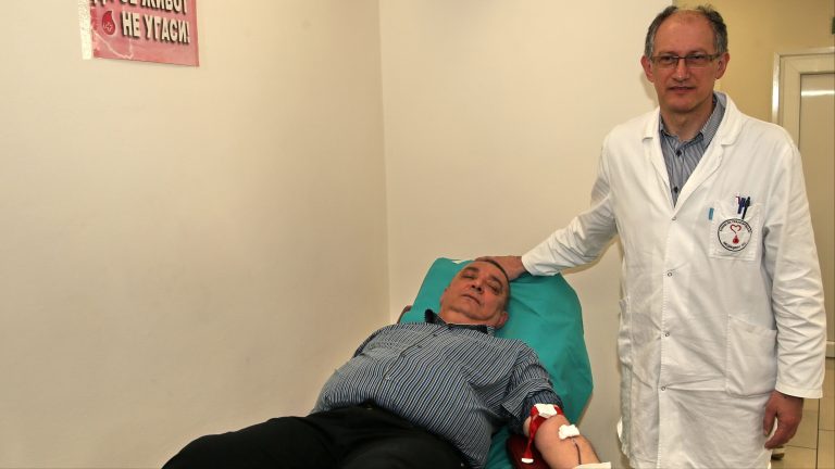 Špuran krv daruje od 1982. godine. P. Mucović