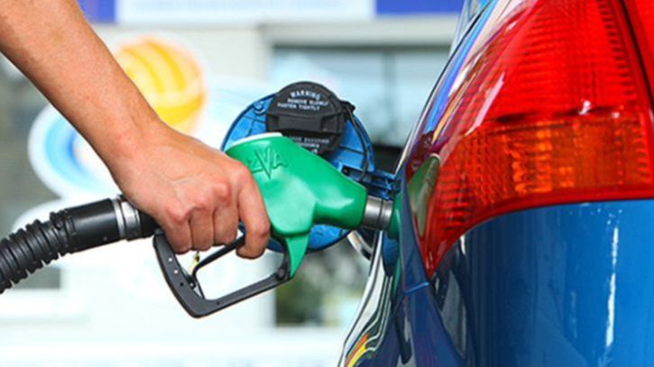Cijene na benzinskim pumpama u Sarajevu su snižene, s dizelom u rasponu od 2,56 do 2,72 KM, a benzin od 2,56 do 2,66 KM. Facebook