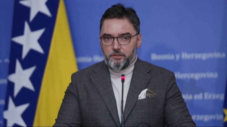 Staša Košarac. Fena