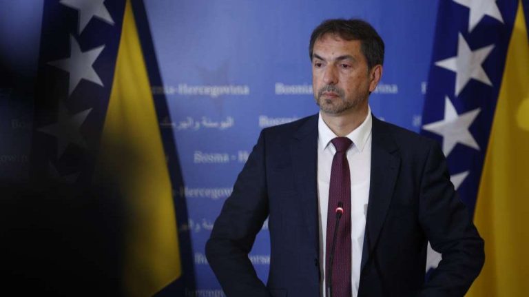 Marinko Čavara. Fena