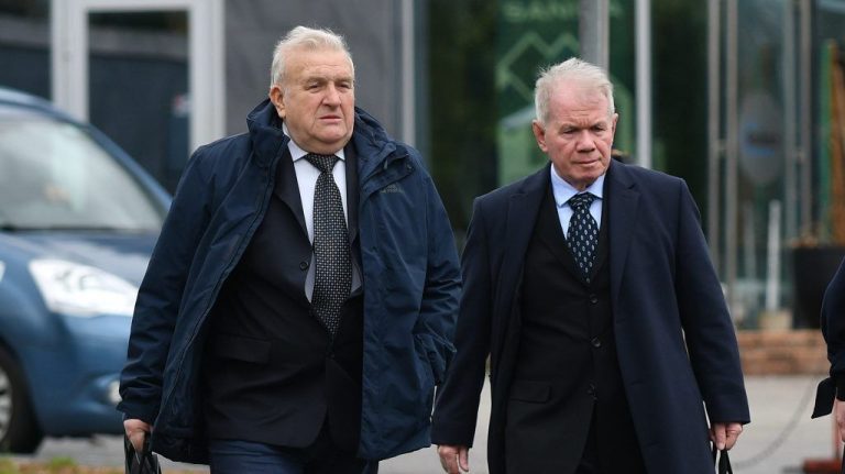 Atif Dudaković s braniocem Asimom Crnalićem. Detektor