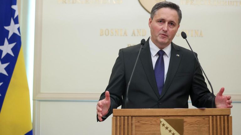 Bećirović: Poštivati odluke Suda. Armin Durgut/PIXSELL