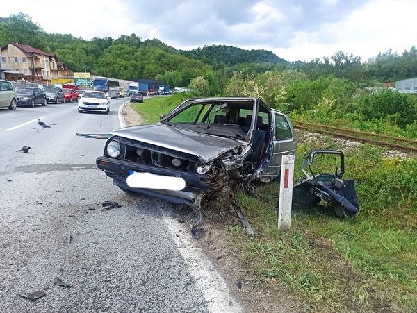 Teška saobraćajna nesreća na djelu magistralnog puta Tuzla-Orašje