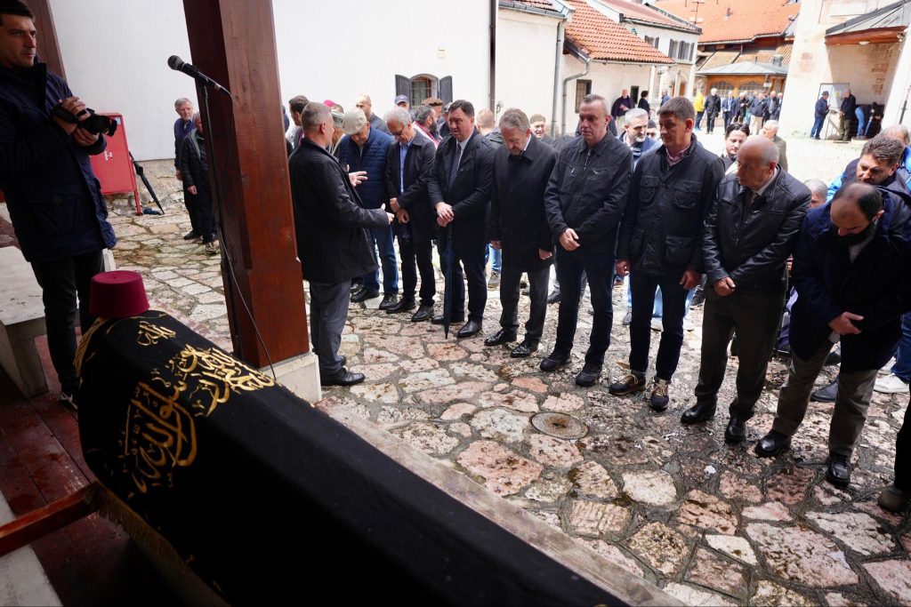 Sarajevo: Dževadu Jahiću klanjana dženaza u Gazi Husrev-begovoj džamiji