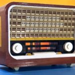 Tehnologija: Starinski radio od lego kockica