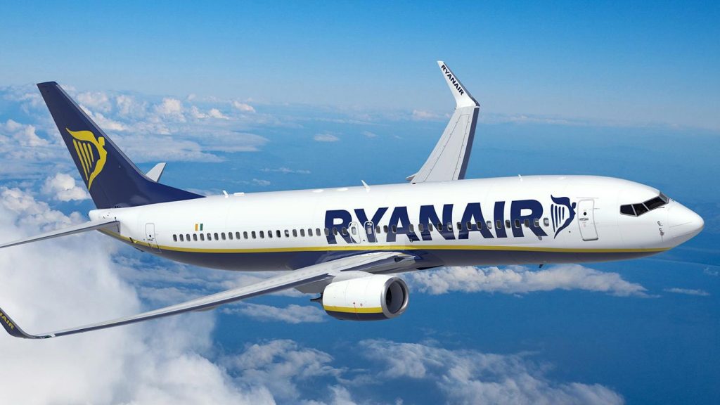 Italija: Putnik (33) preminuo na letu Ryanaira, s njim bila i trudna supruga