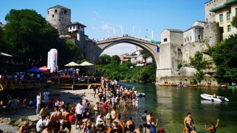 Sve je spremno za skokove sa Starog mosta. M. Smajkić