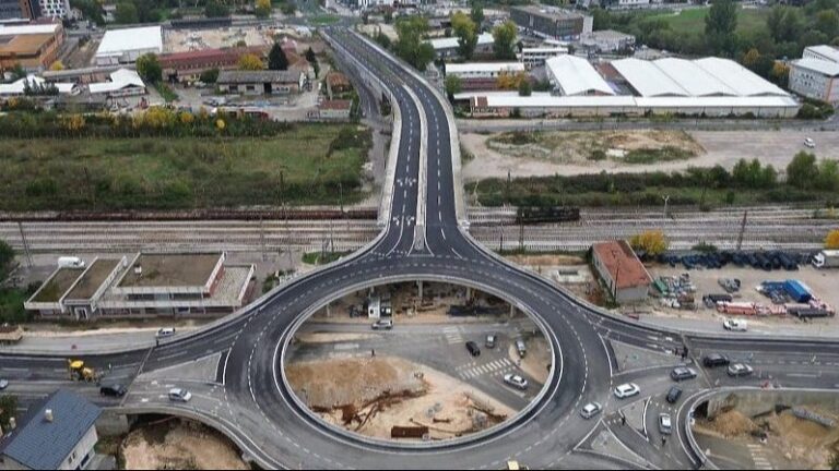 Kružni tok na IX transverzali. Društvene mreže