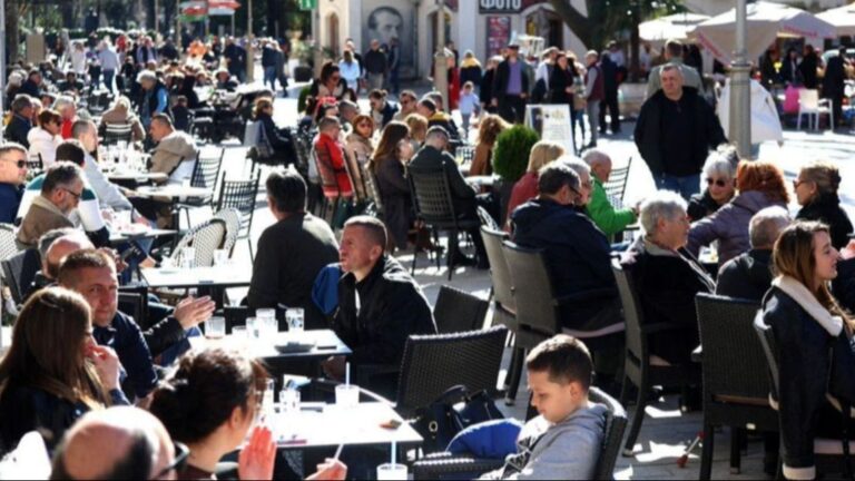 U Sarajevu sunčano vrijeme uz malu do umjerenu oblačnost. Avaz