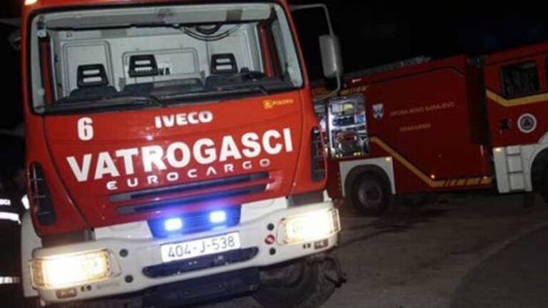 Vatrogasci ugasili požar. Avaz