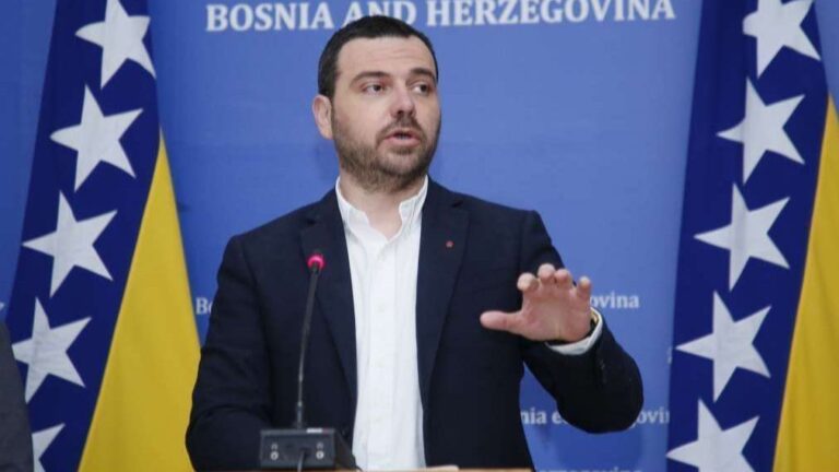 Saša Magazinović. FENA
