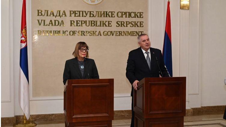 Maja Gojković i Radovan Višković. Srna