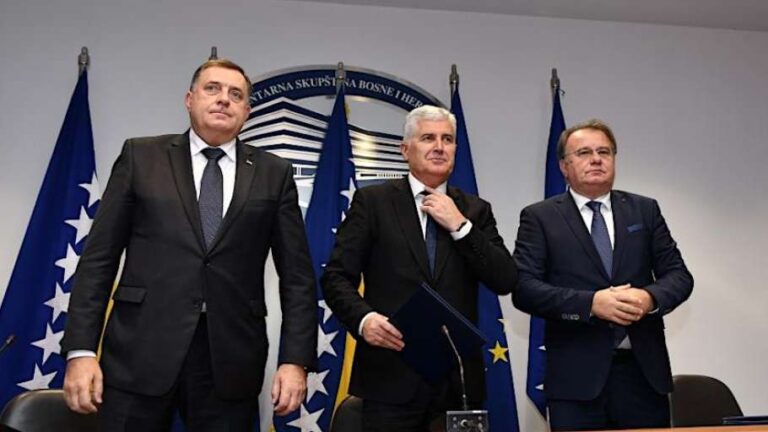 Dodik, Čović i Nikšić. Fena