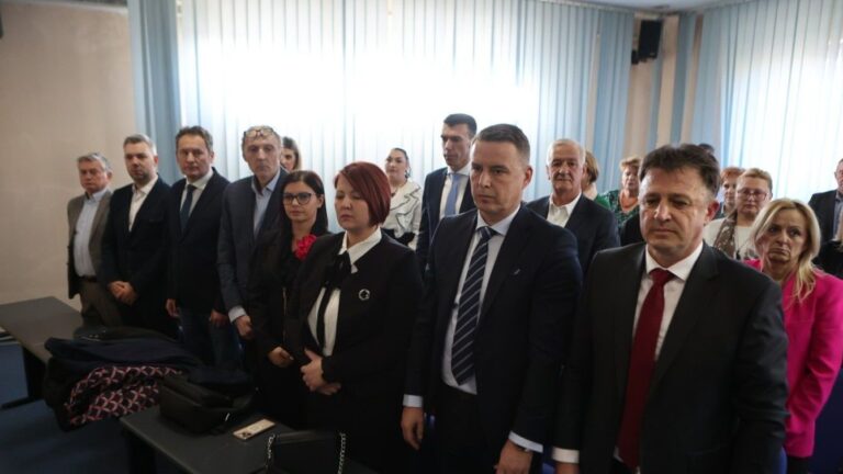 Vlada TK. A. Bešić / Avaz