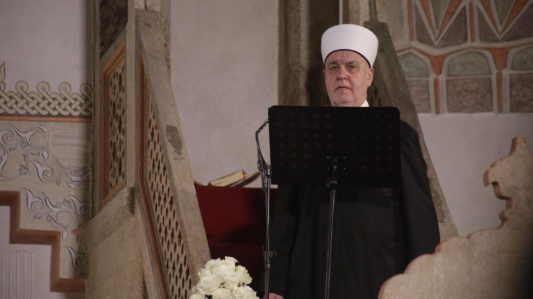 Reisu-l-ulema Husein ef. Kavazović. Avaz