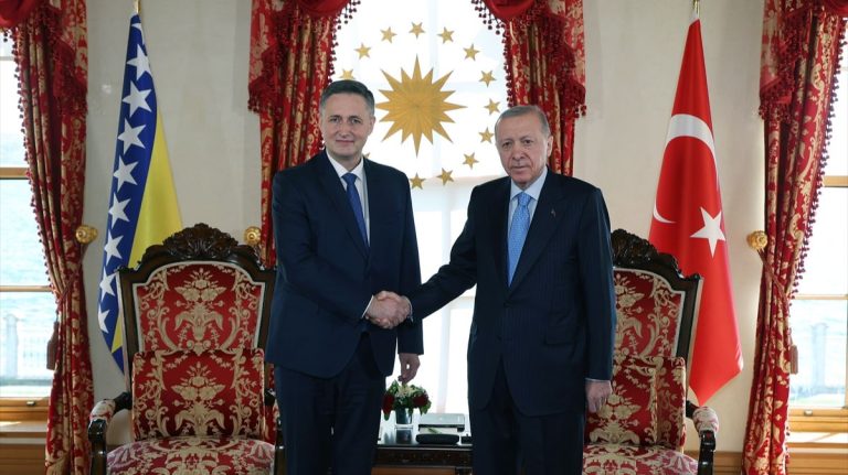 Bećirović i Erdoan. Anadolija Bećirović i Erdoan . Anadolija