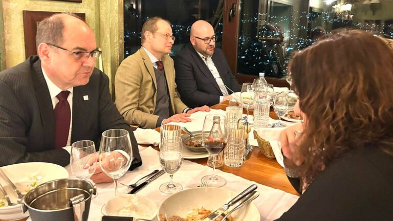 Kristijan Šmit na sinošnjem iftaru u Sarajevu. Facebook