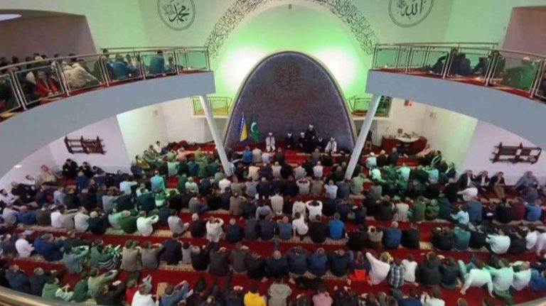 Gradska džamija u Bihaću. Fena