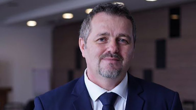 Nermin Ogrešević. Fena