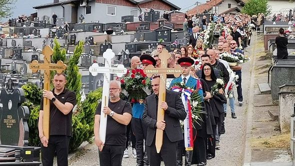 Sa sahrane porodici Todorović. Srna