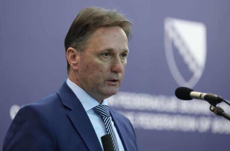 Kemal Hrnjić. Fena