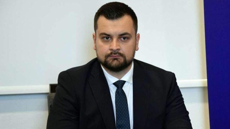 Armin Hodžić. Platforma X