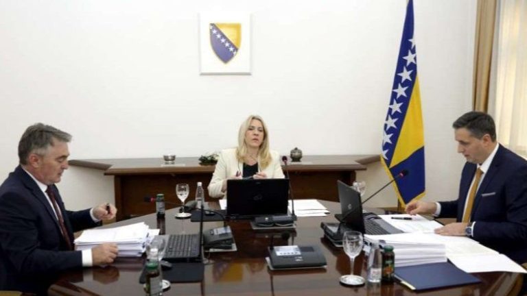 Sa sjednice Predsjedništva BiH. Predsjedništvo BiH