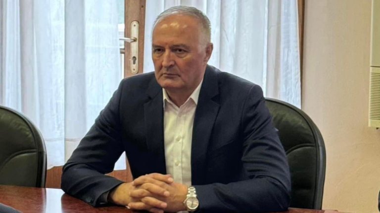 Zukan Helez. Facebook