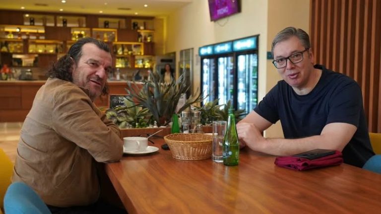 Neočekivan spoj. Facebook