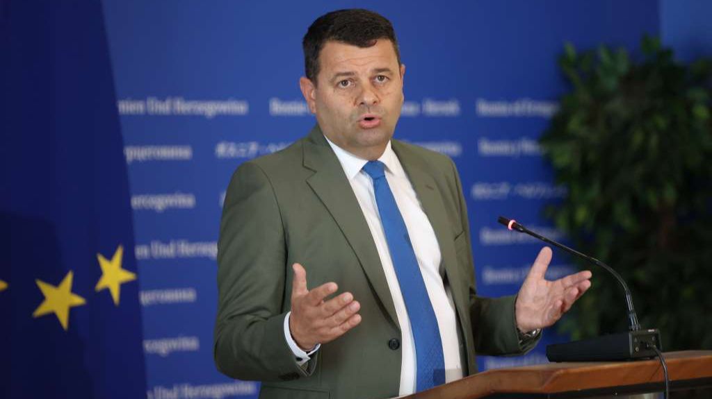 Sevlid Hurtić. Fena