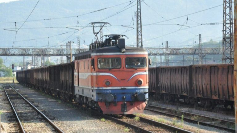 Voz udario pješaka. Željeznice RS