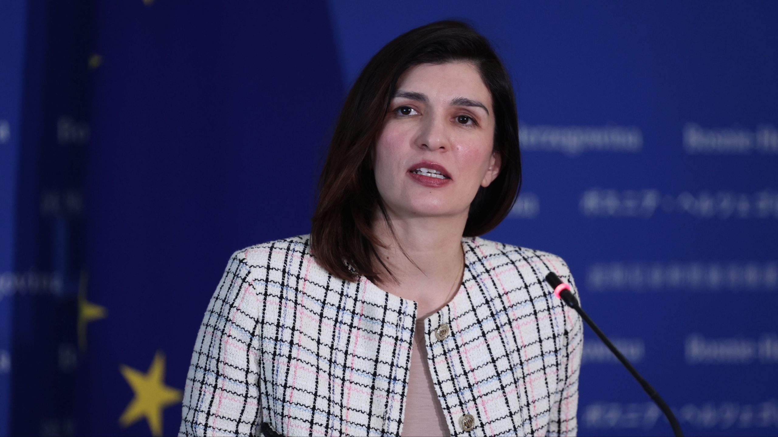 Sabina Ćudić. Fena