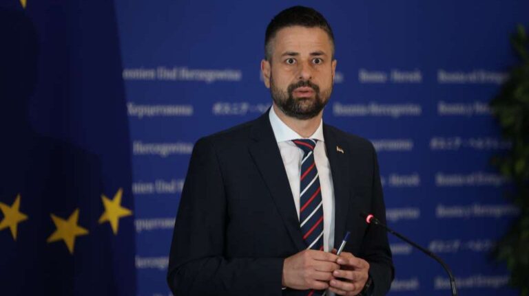 Srđan Amidžić. Fena