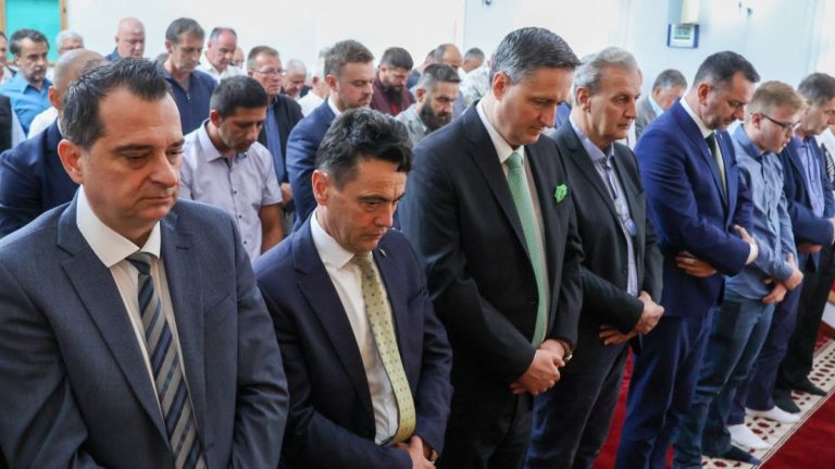 Bećirović u Prijedoru na bajram-namazu. Predsjedništvo BiH