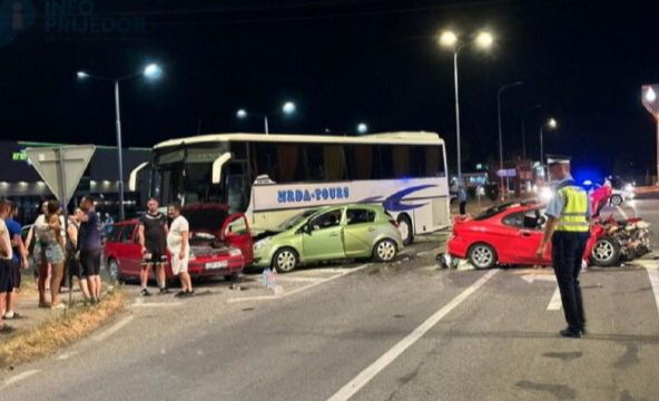 Sa mjesta nesreće. Info Prijedor