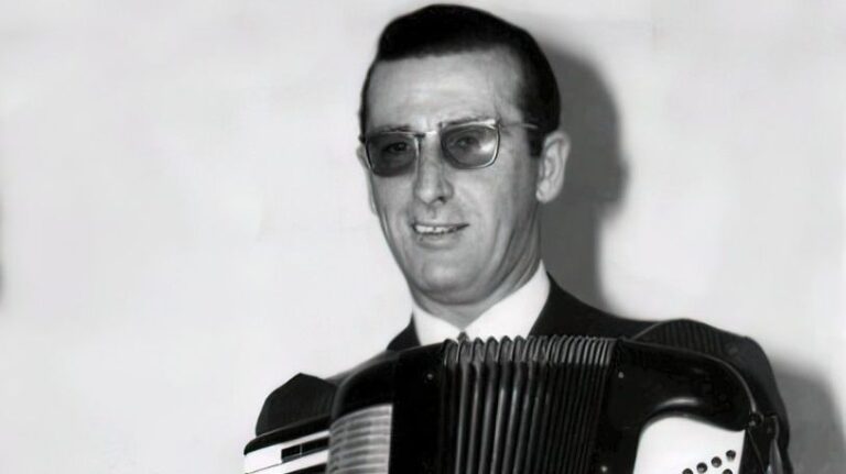 Ismet Alajbegović Šerbo. Sevdalinka.info