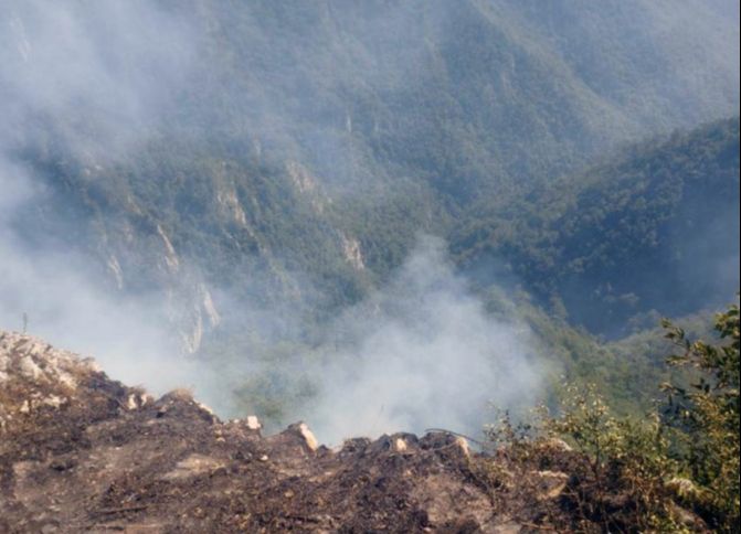 Požar na nepristupačnom terenu. Facebook