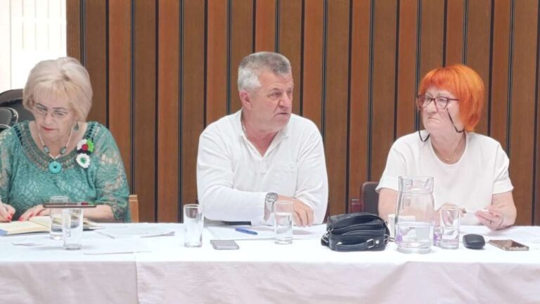 Penzioneri održali sastanak. Fena