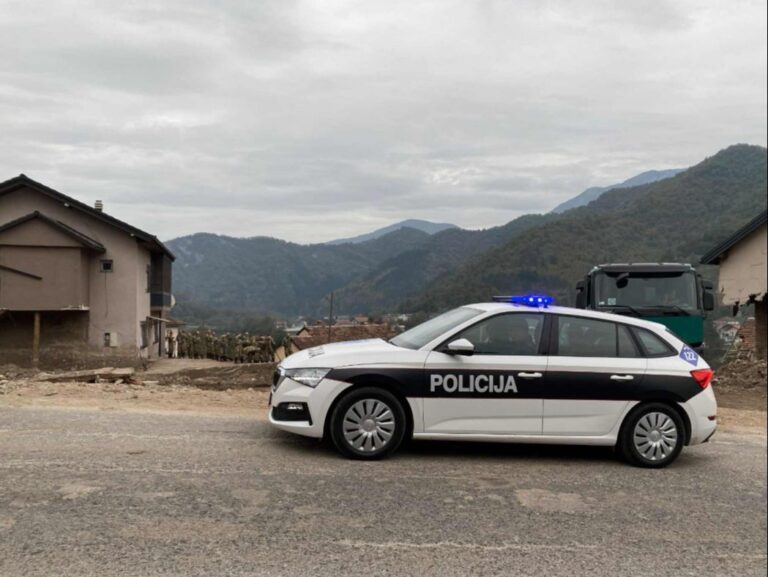 Policija na terenu. A. Ovčina / Avaz (Fotografija ne opisuje događaj iz teksta)