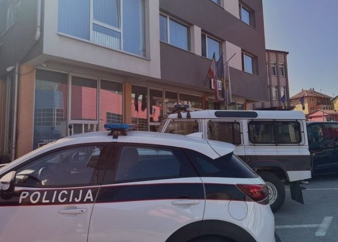 Policija traga za pljačkašima. Facebook