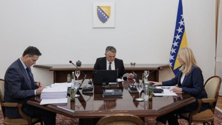 Članovi Predsjedništva BiH. Anadolija
