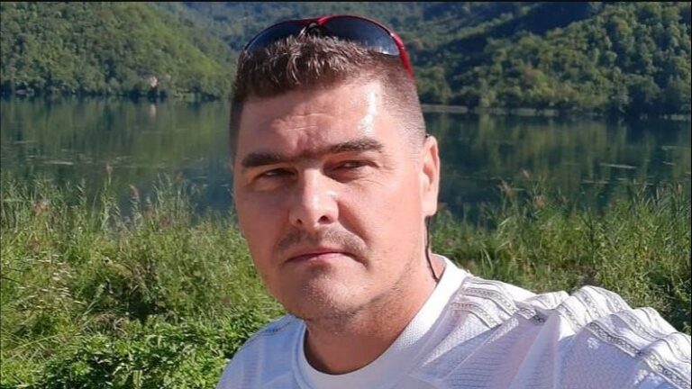 Sanid Neslanović. Pomozi.ba