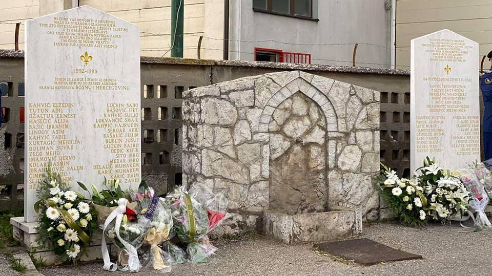 Spomen-obilježje u naselju Lasica u Hrasnici. Facebook