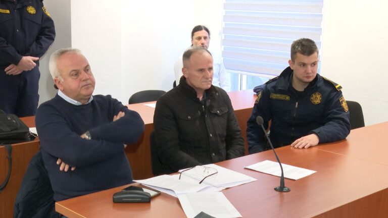 Vukalić na suđenju. InMedia