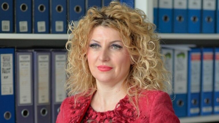 Potpredsjednica Kluba SDS-a u Narodnoj skupštini RS poručila da Dodik odlazi “punih džepova”. Facebook