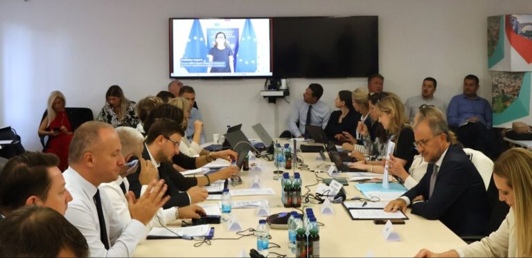 Sa zasjedanja odbora. Ustupljena fotografija